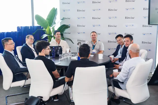 A sponsor roundtable in session